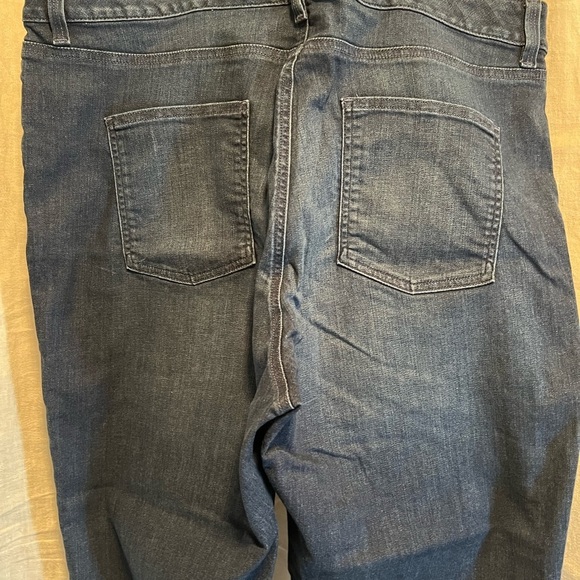 L.L. Bean classic fit jeans. Size 20. Medium wash. Great condition. - Picture 4 of 7